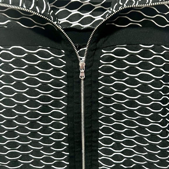 Chico's Black and White Zip-Up Jacket LARGE - Picture 6 of 8